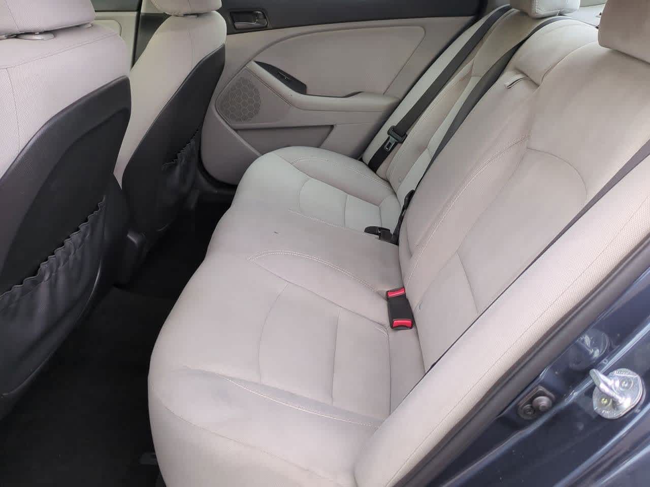 Thumbnail: 2015 Kia Optima - 18