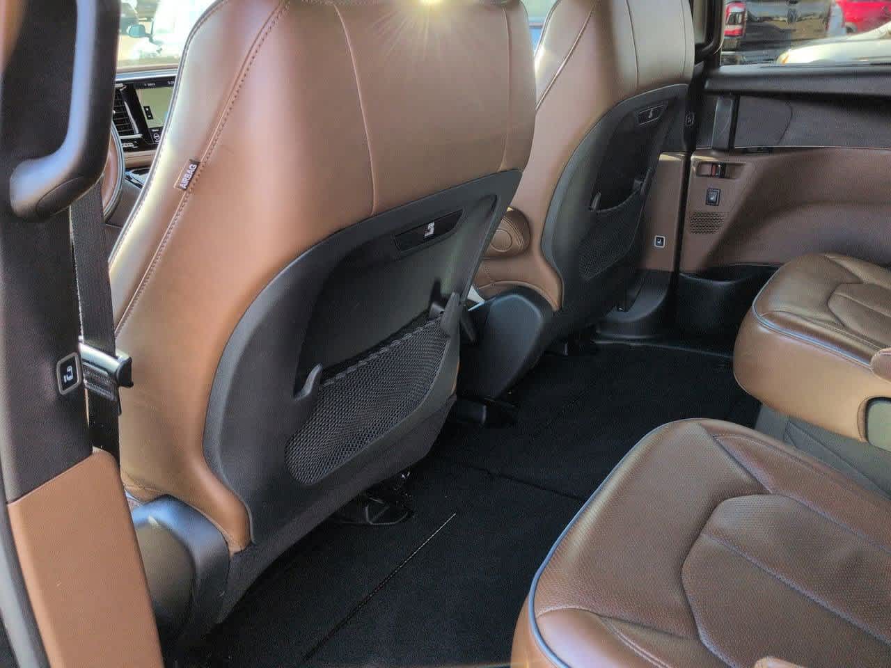 Thumbnail: 2020 Chrysler Pacifica - 18