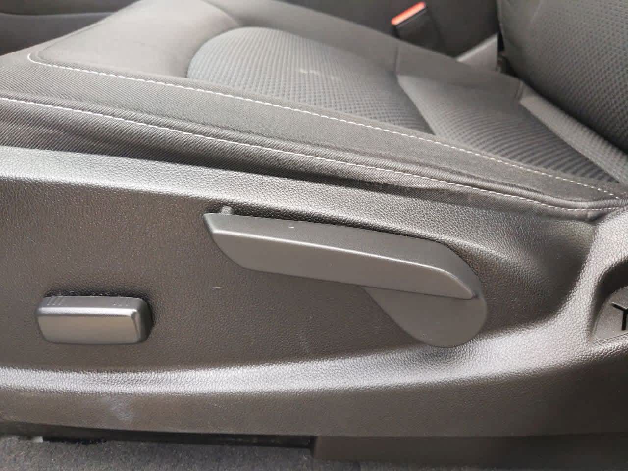 Thumbnail: 2021 Chevrolet Colorado - 17