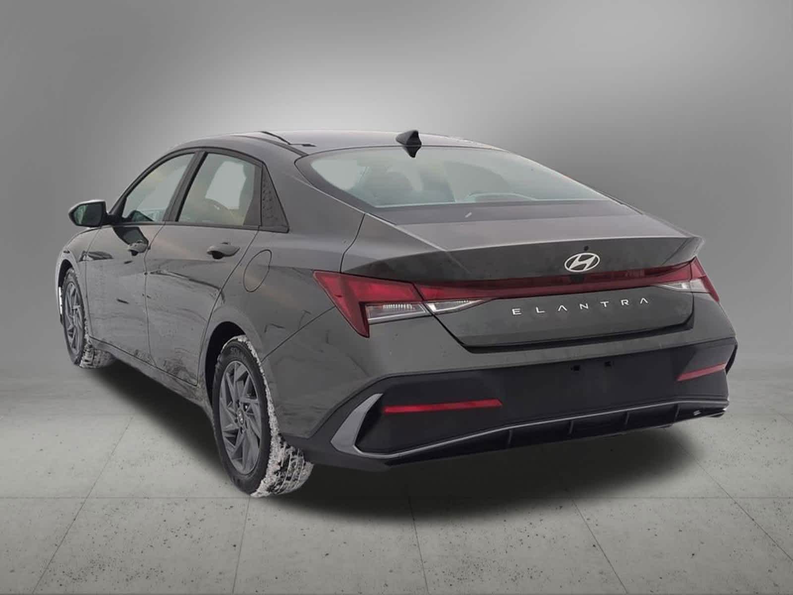 Thumbnail: 2024 Hyundai Elantra - 4