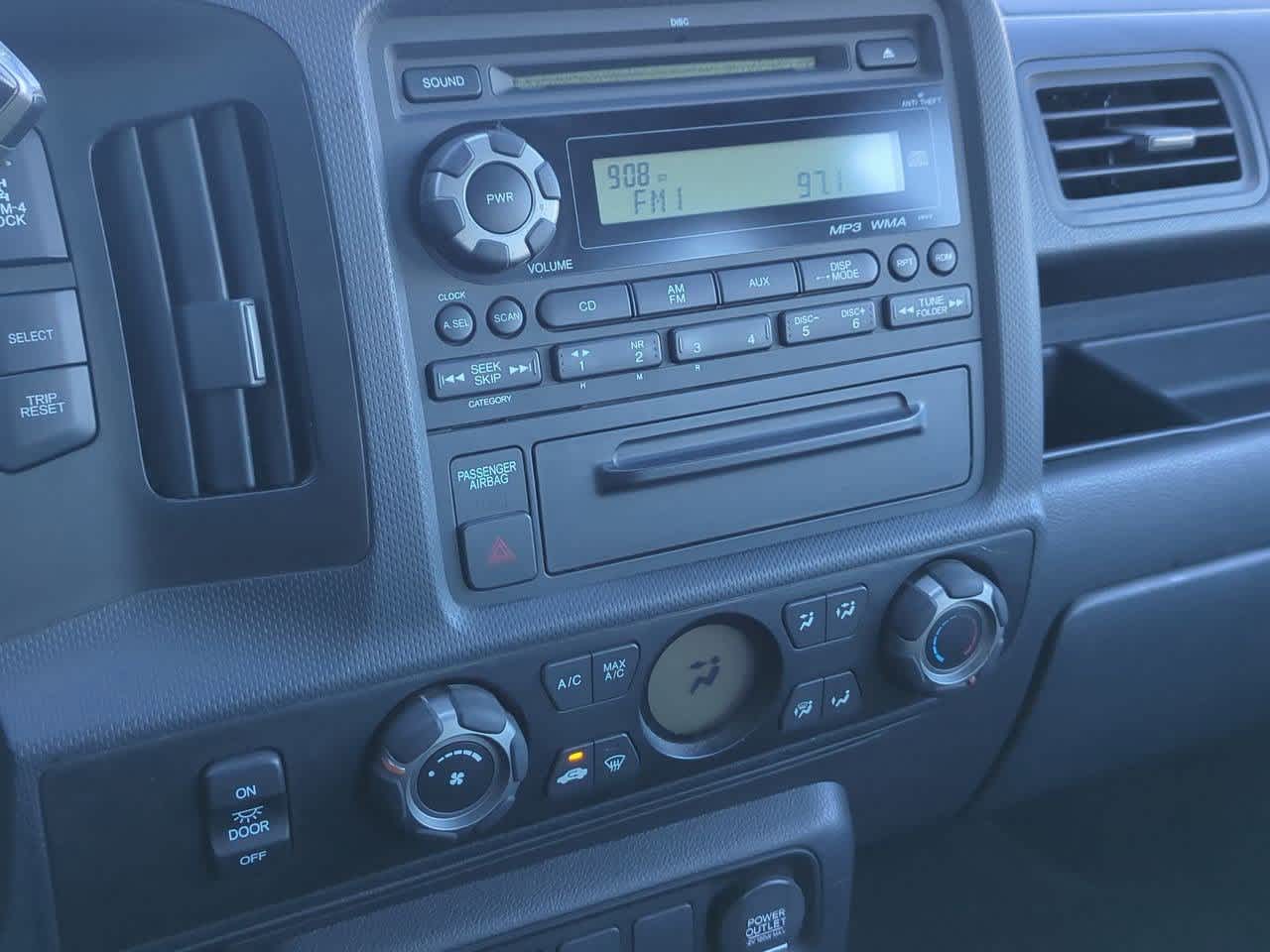 Thumbnail: 2011 Honda Ridgeline - 26