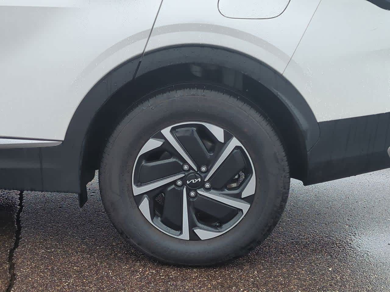 Thumbnail: 2023 Kia Sportage - 12