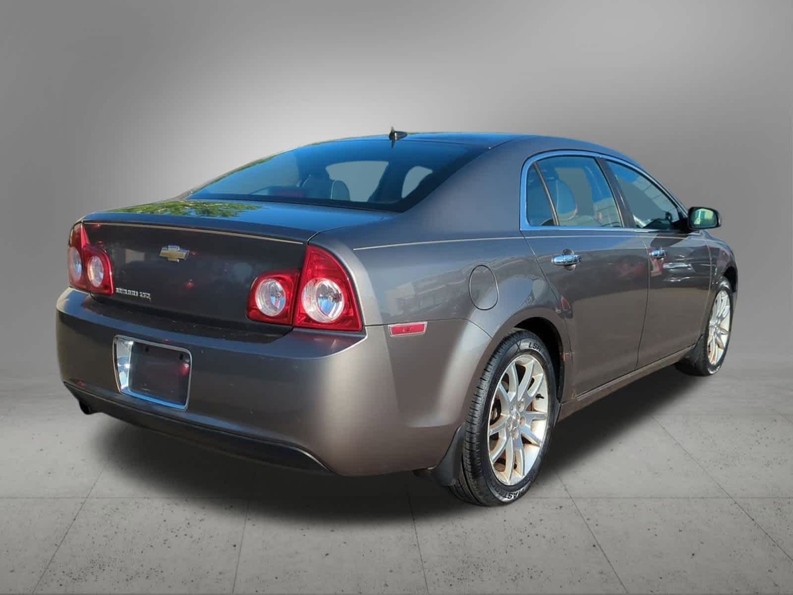 Thumbnail: 2010 Chevrolet Malibu - 6