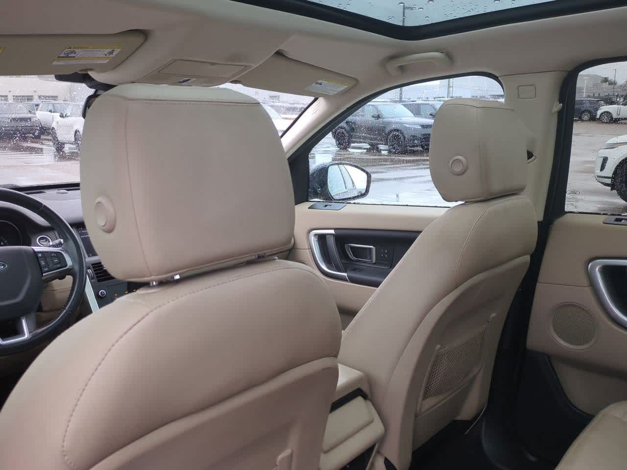 Thumbnail: 2017 Land Rover Discovery Sport - 18