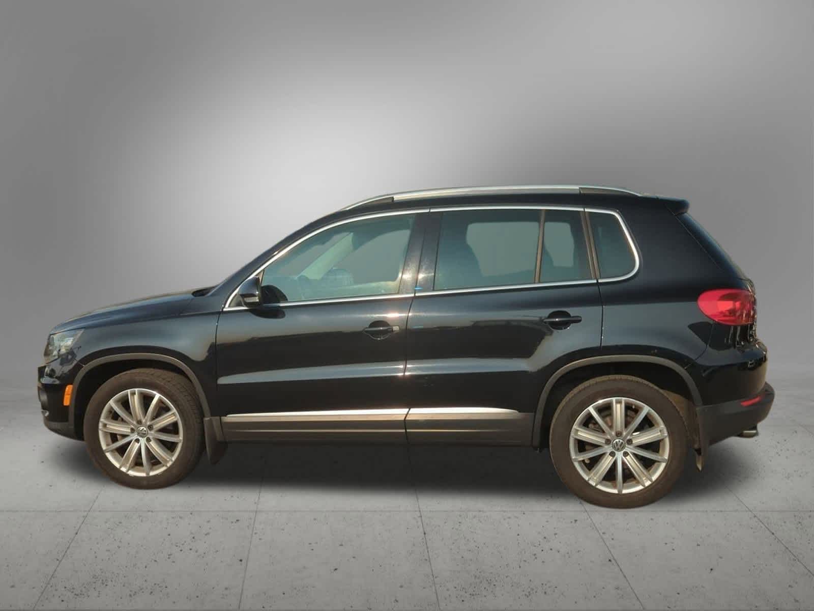 Thumbnail: 2016 Volkswagen Tiguan - 3