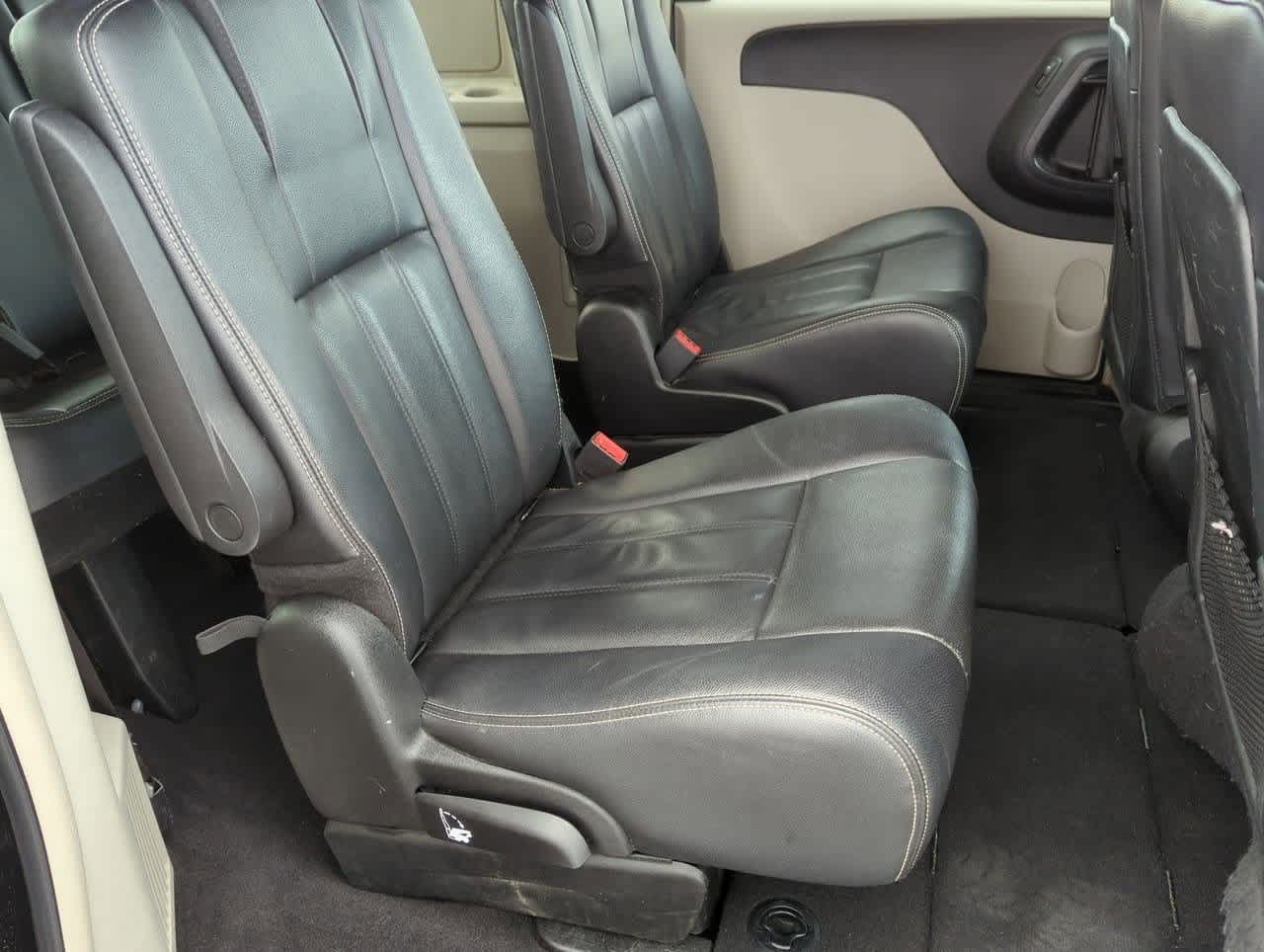 2014 Chrysler Town & Country Touring 18