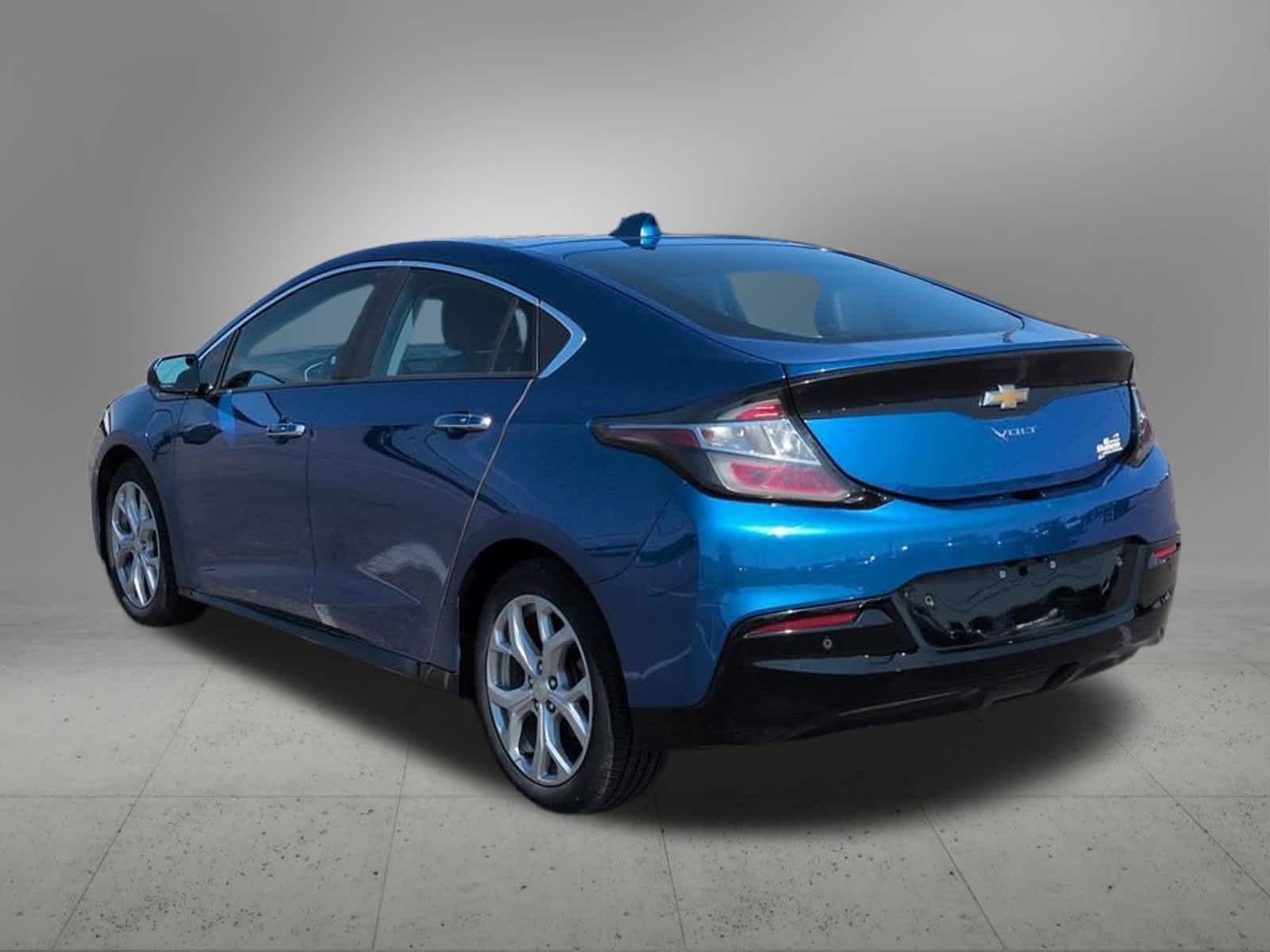 Thumbnail: 2017 Chevrolet Volt - 4