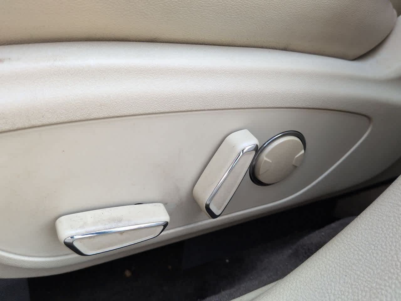 Thumbnail: 2015 Lincoln MKZ - 16