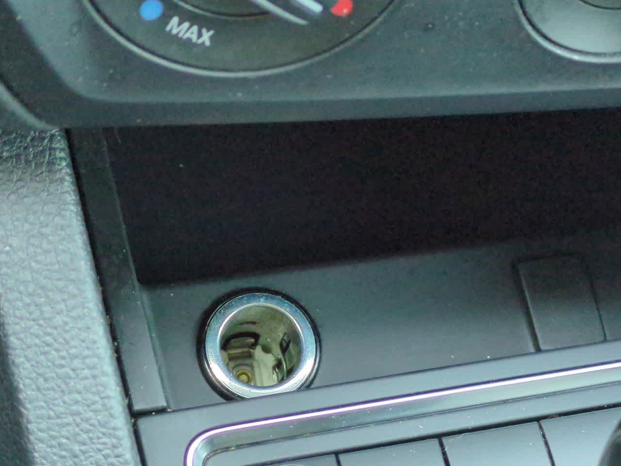 Thumbnail: 2015 Volkswagen Jetta - 31