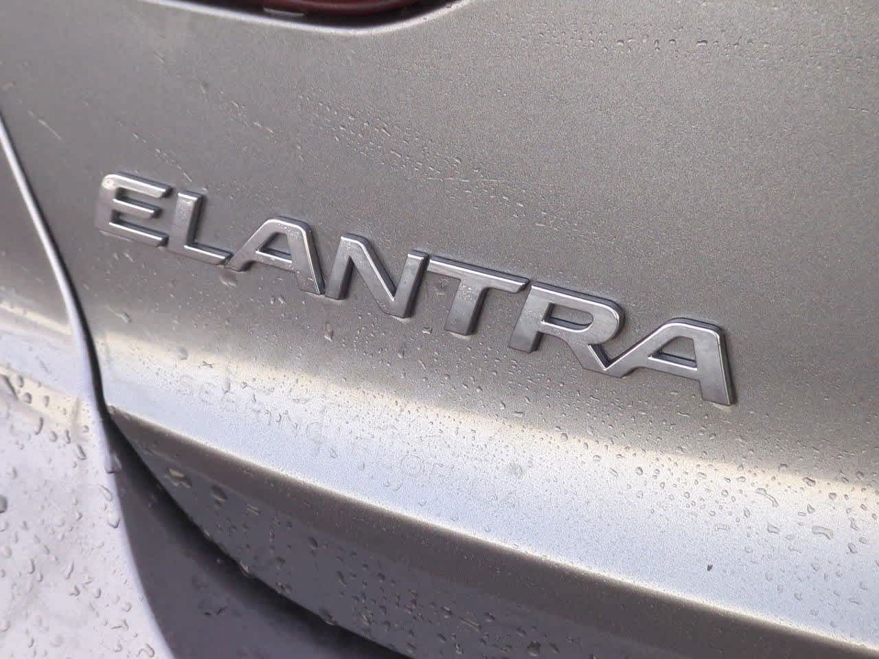 Thumbnail: 2018 Hyundai Elantra - 11