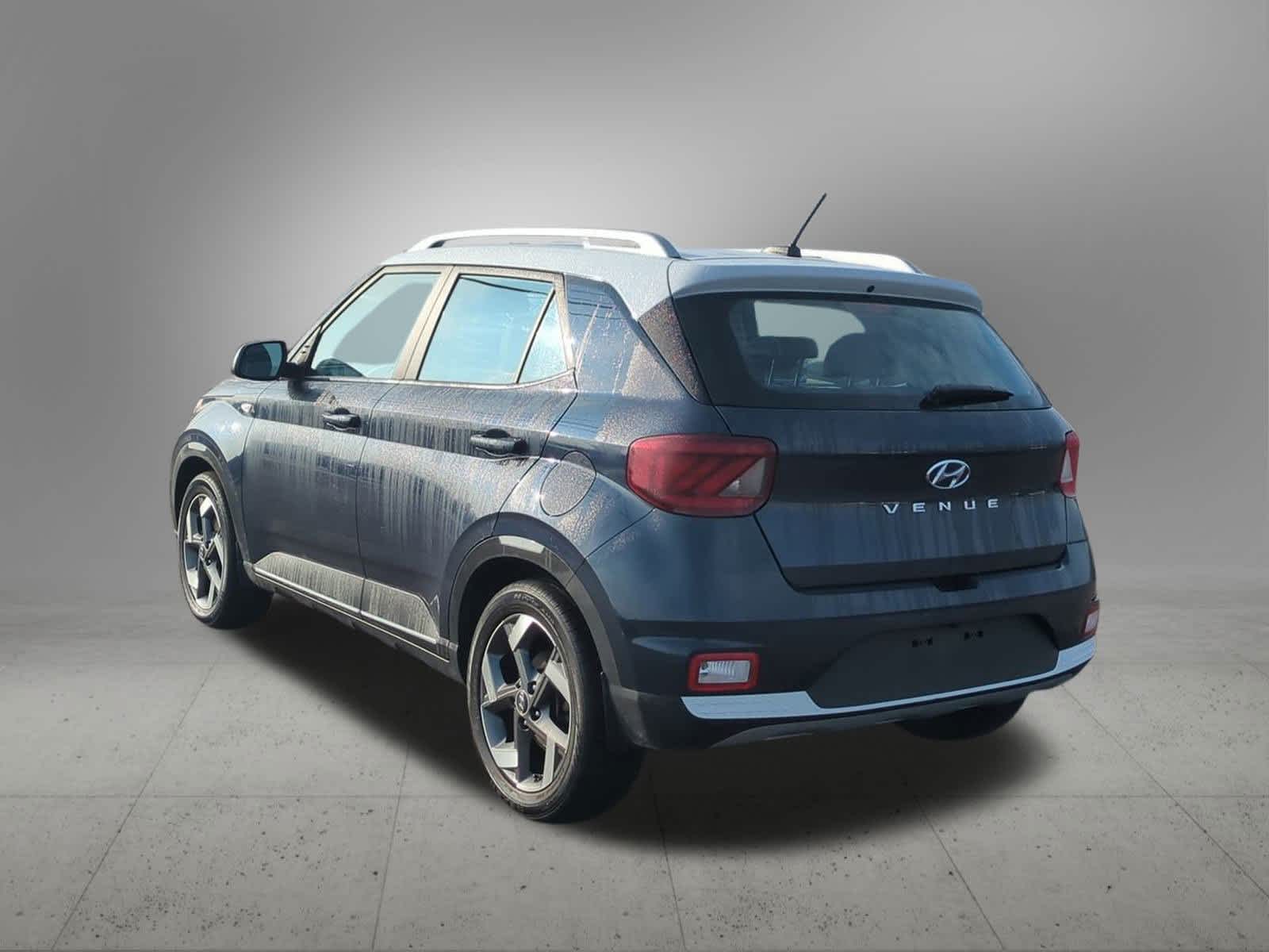 Thumbnail: 2023 Hyundai Venue - 4
