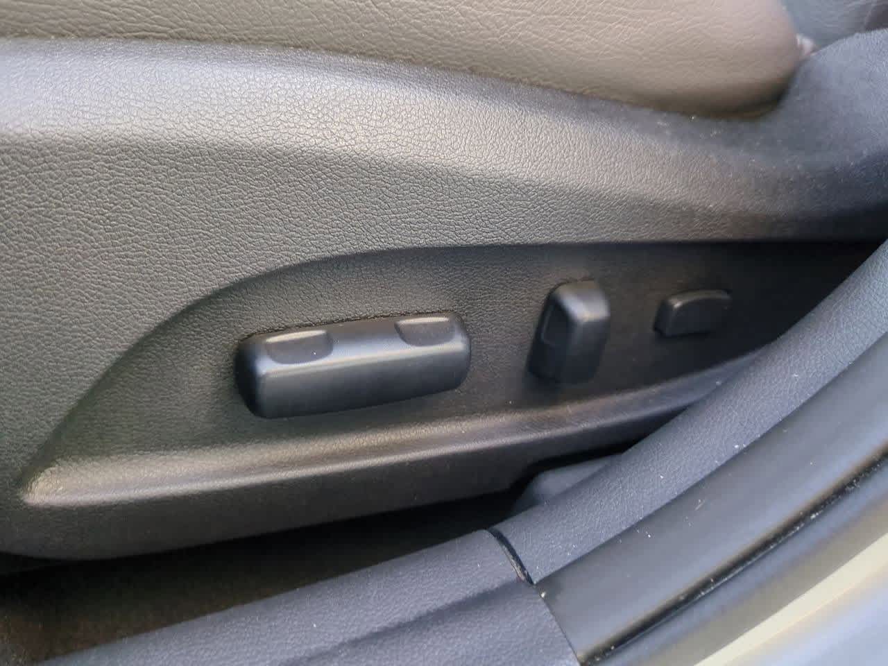 Thumbnail: 2011 Hyundai Sonata - 15