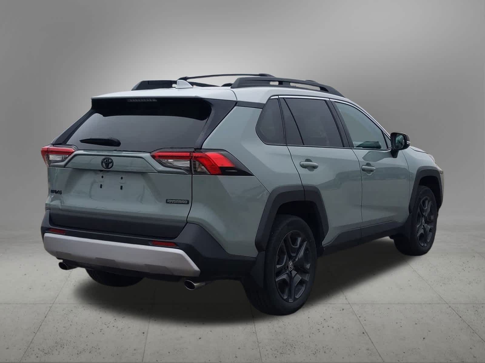 Thumbnail: 2022 Toyota RAV4 - 6