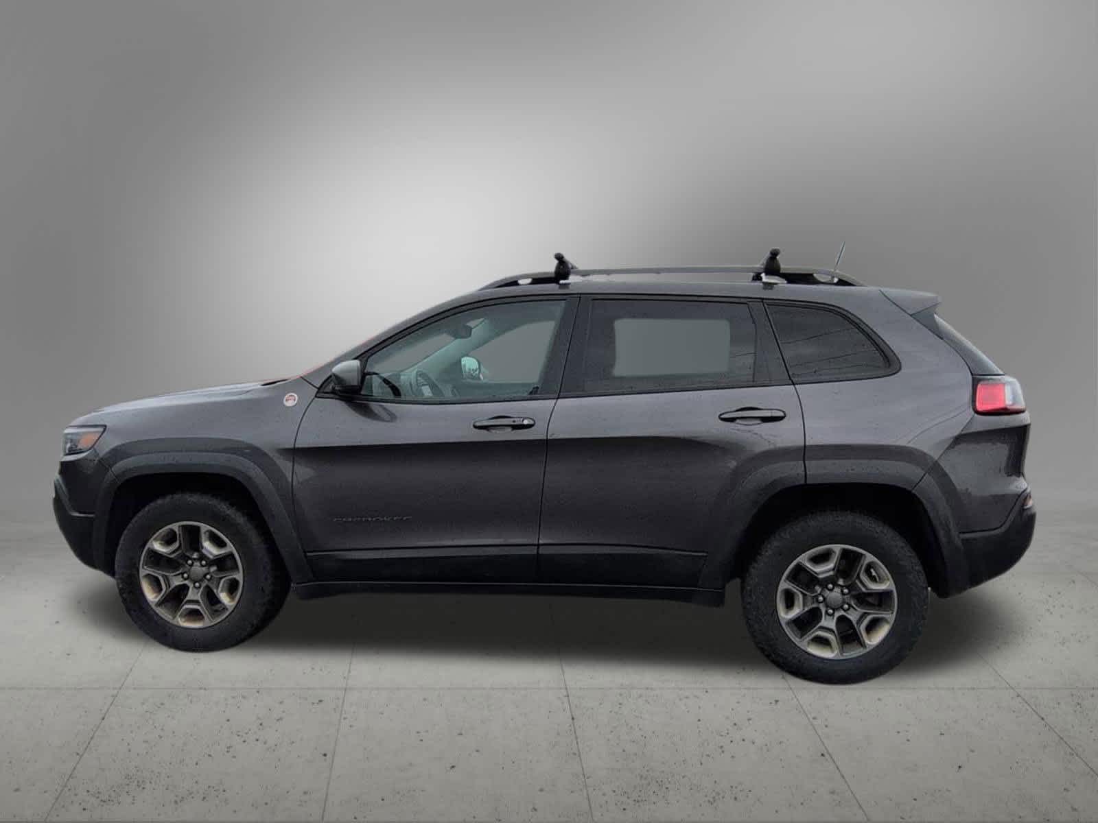 Thumbnail: 2019 Jeep Cherokee - 3