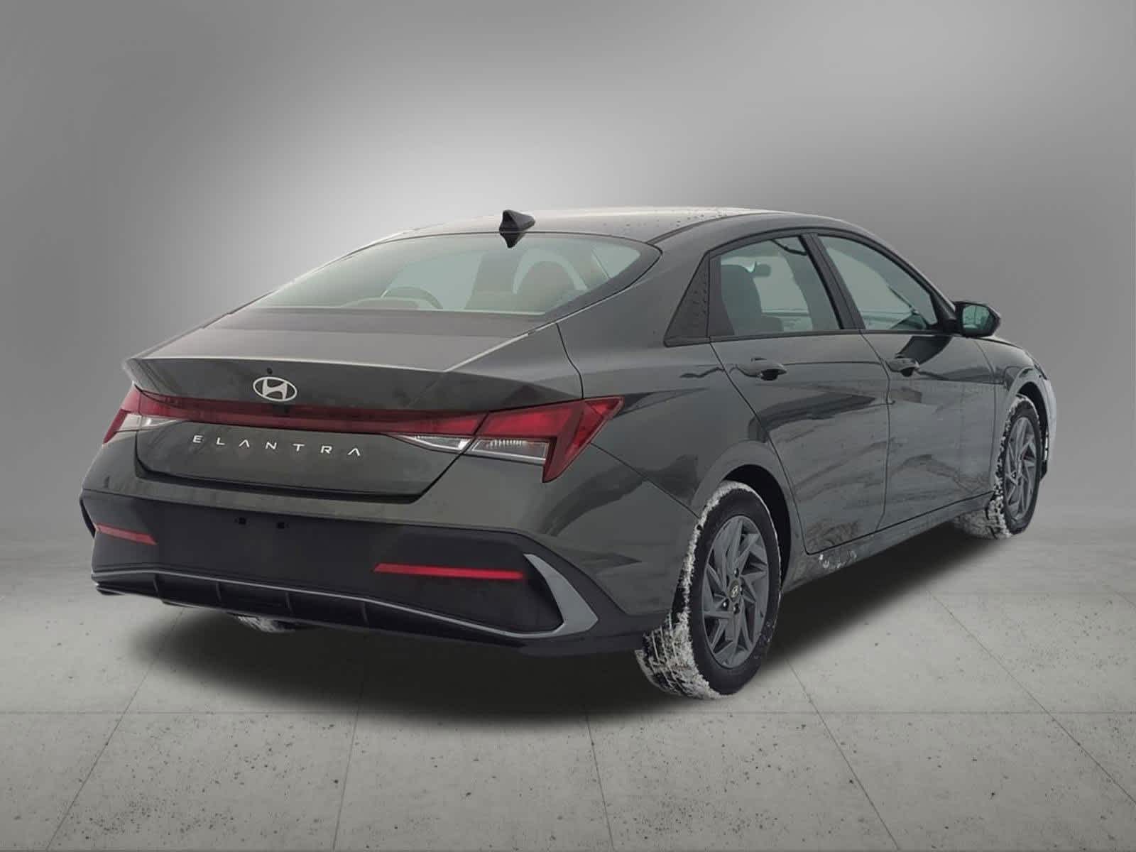 Thumbnail: 2024 Hyundai Elantra - 6