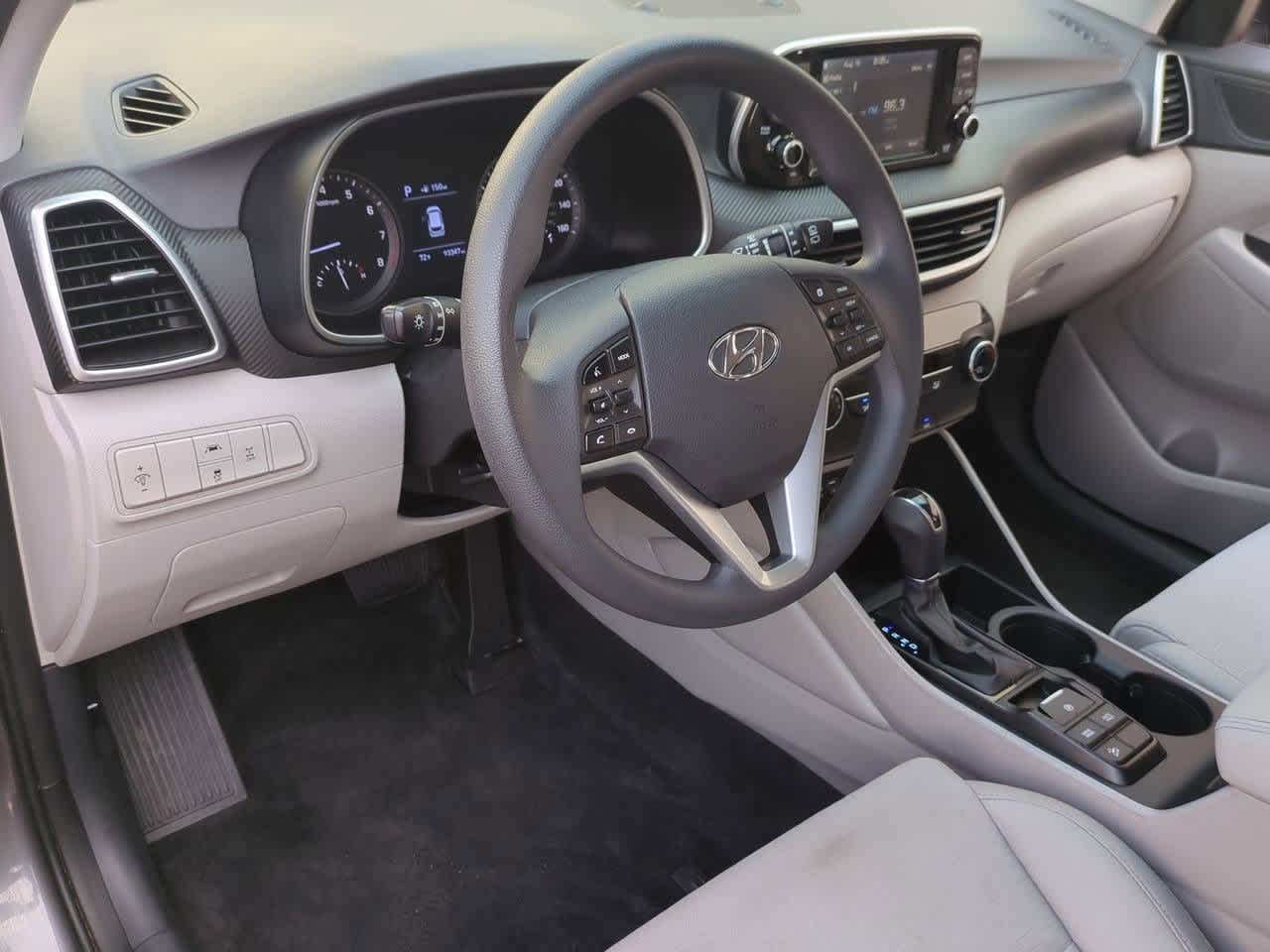 2021 Hyundai Tucson SE photo 2