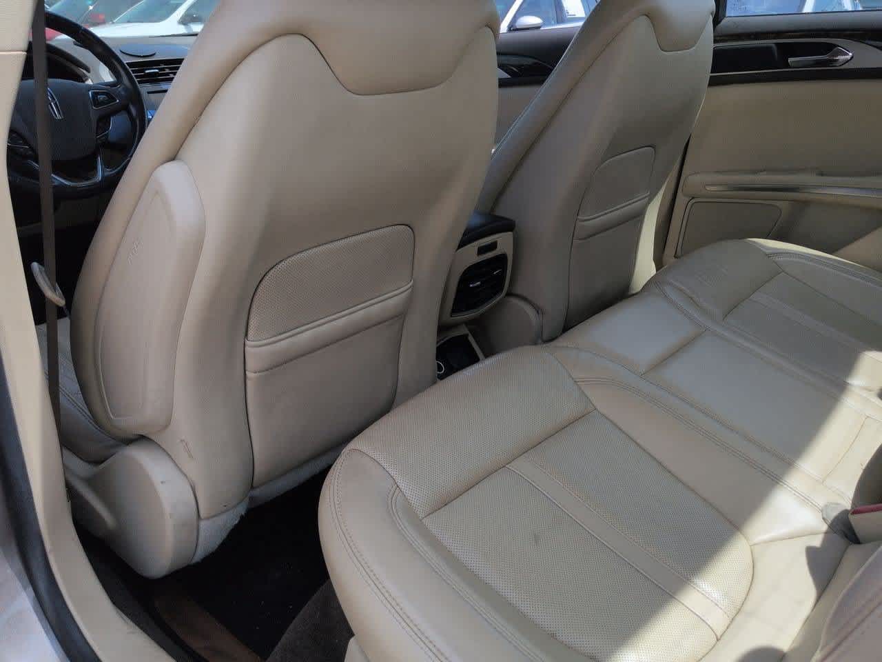 Thumbnail: 2015 Lincoln MKZ - 17