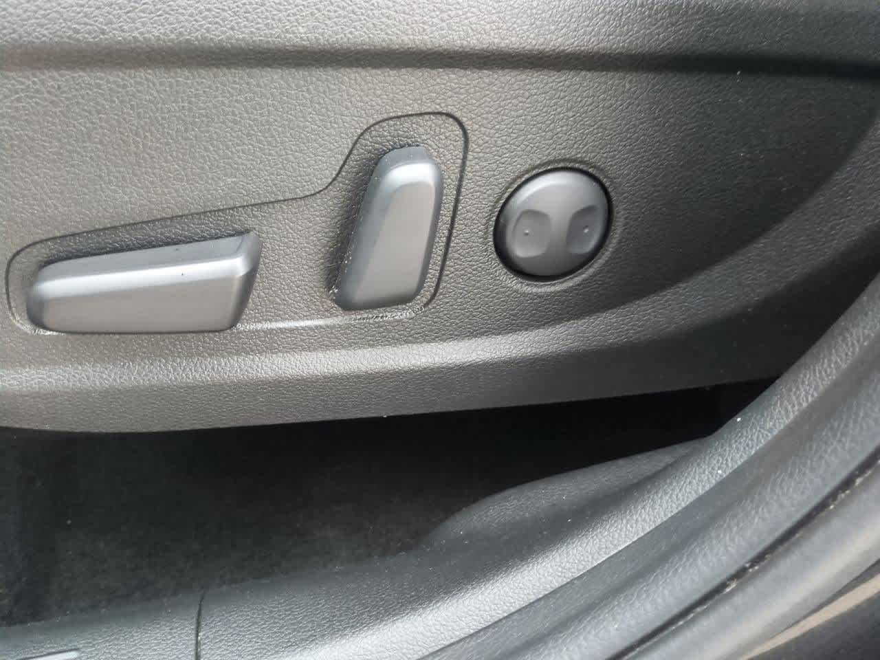 Thumbnail: 2023 Hyundai Santa Fe - 16