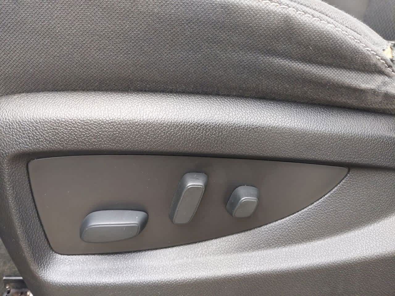 Thumbnail: 2017 Chevrolet Silverado 1500 - 16