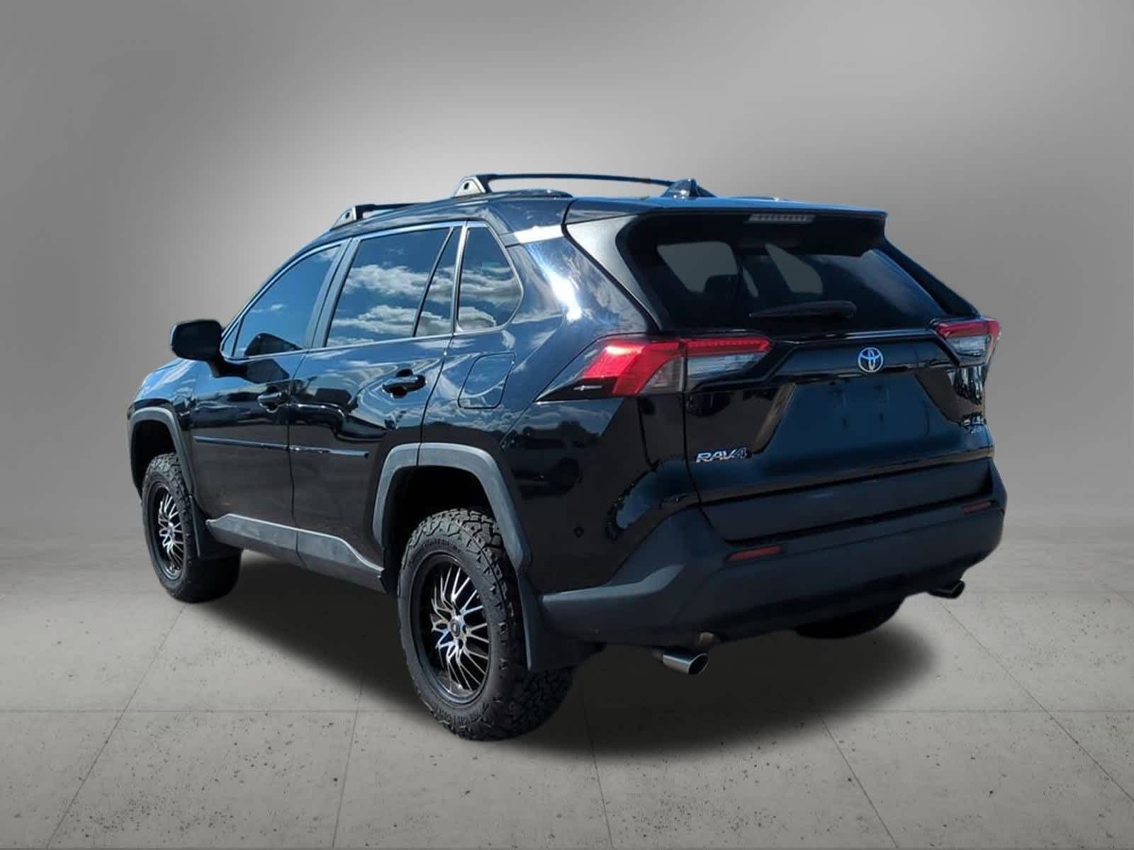 Thumbnail: 2020 Toyota RAV4 - 4