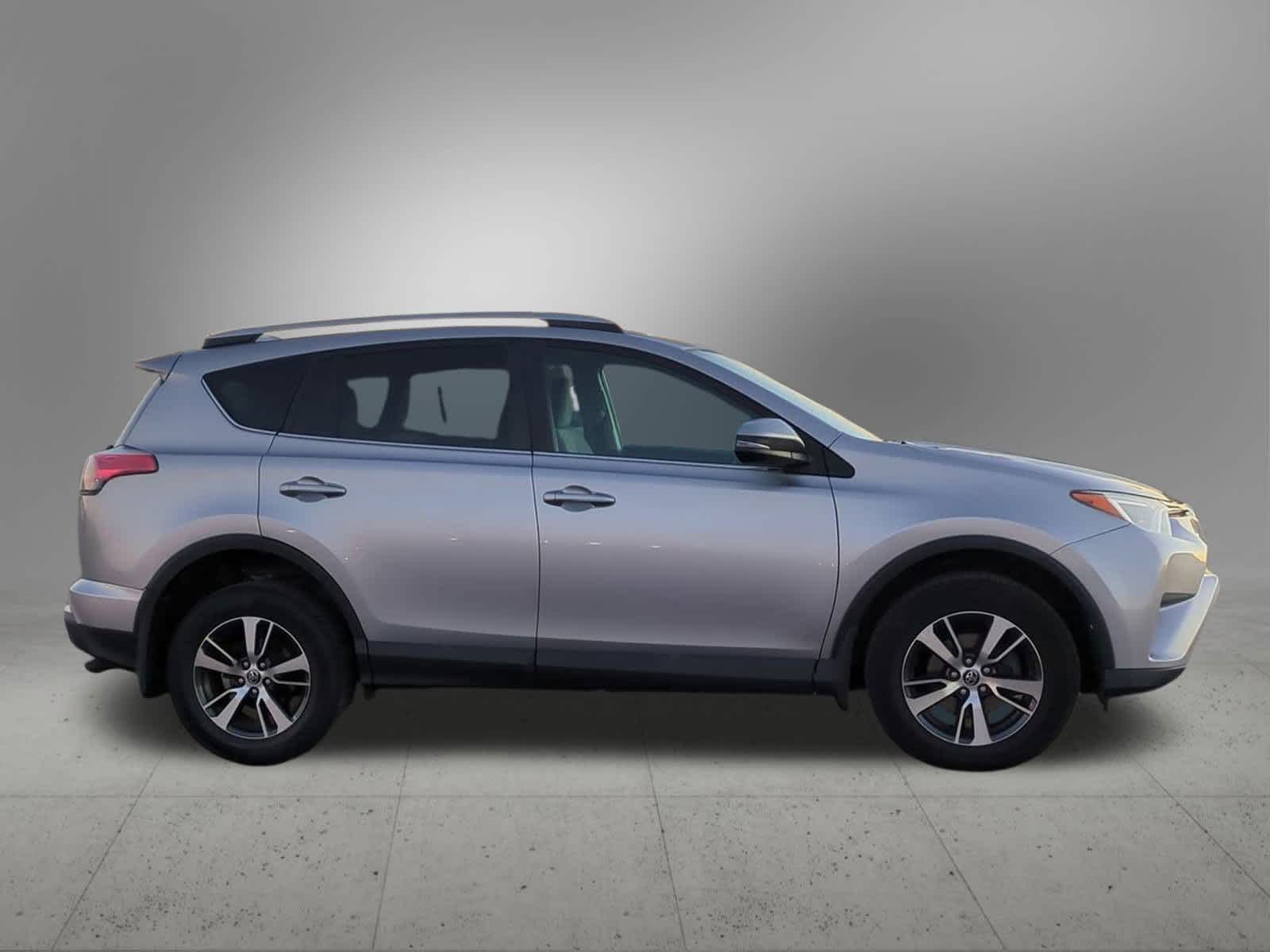 Thumbnail: 2016 Toyota RAV4 - 7