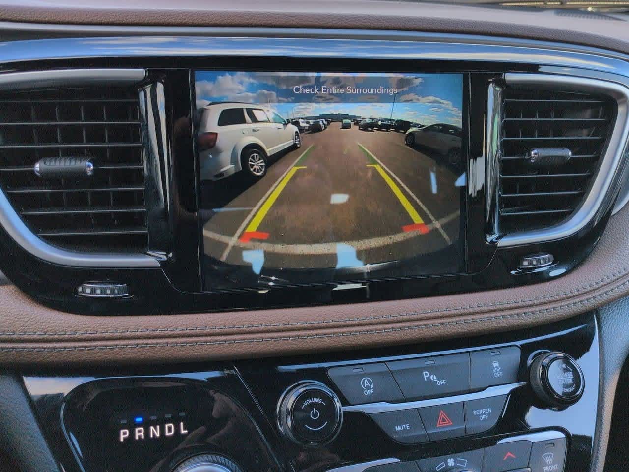 Thumbnail: 2020 Chrysler Pacifica - 31