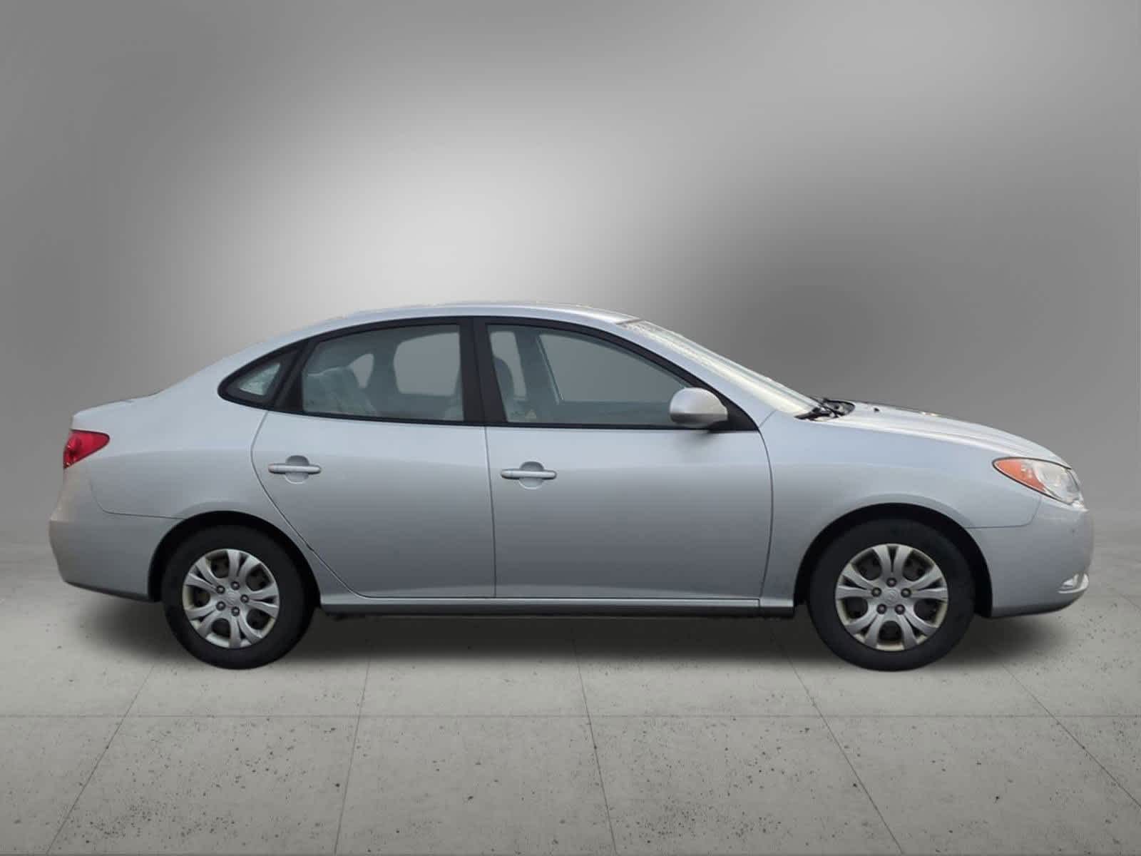 Thumbnail: 2010 Hyundai Elantra - 7