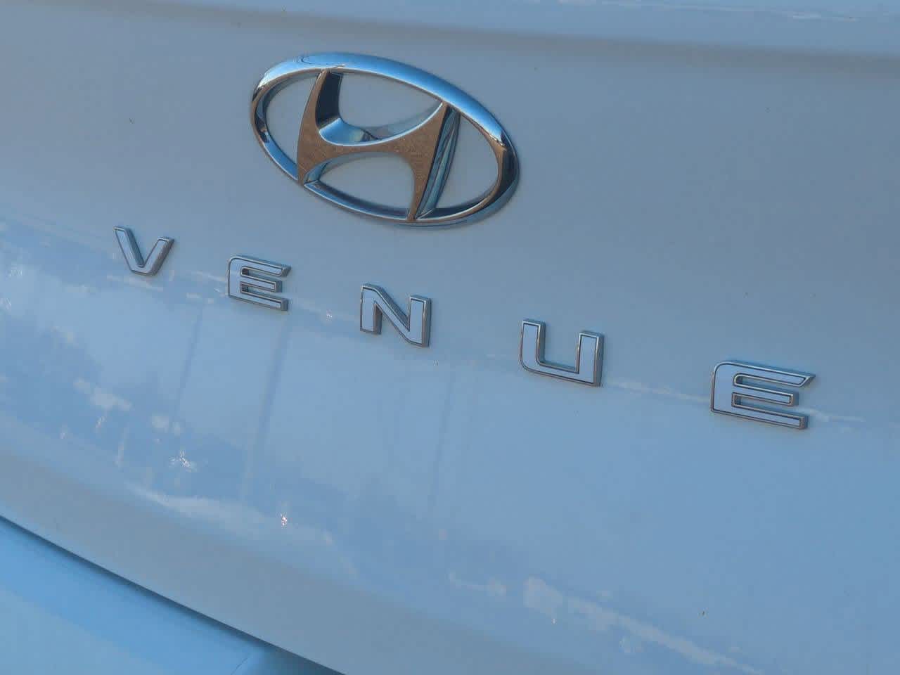 Thumbnail: 2023 Hyundai Venue - 12