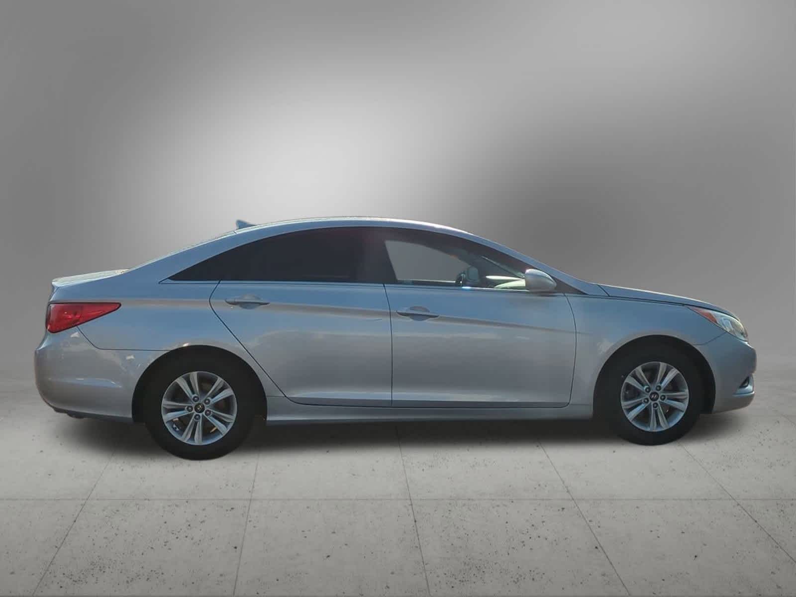 Thumbnail: 2011 Hyundai Sonata - 7