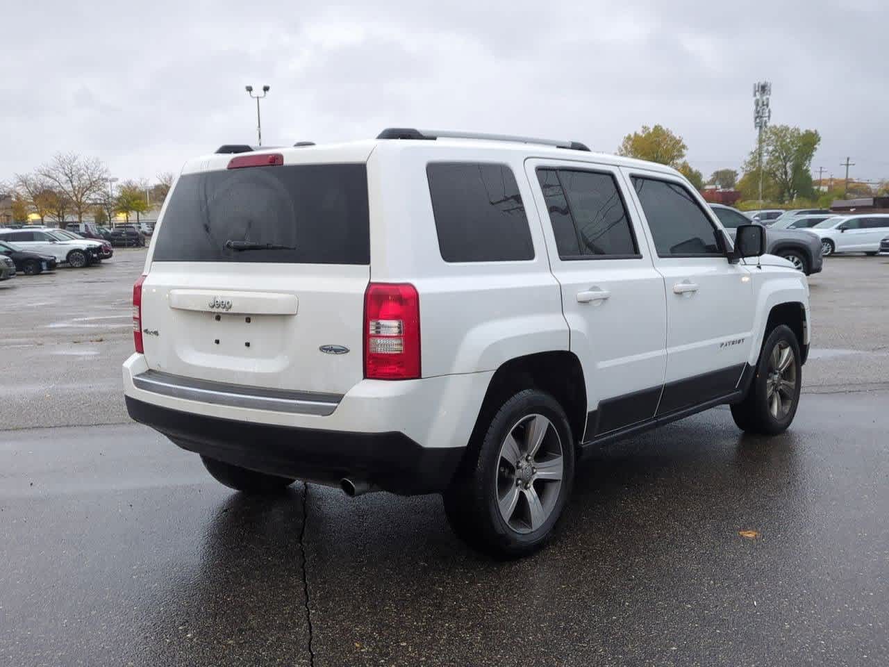Thumbnail: 2016 Jeep Patriot - 6