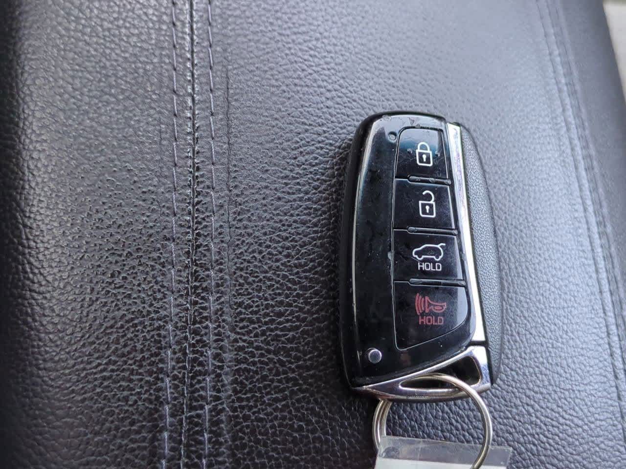 Thumbnail: 2014 Hyundai Santa Fe - 32