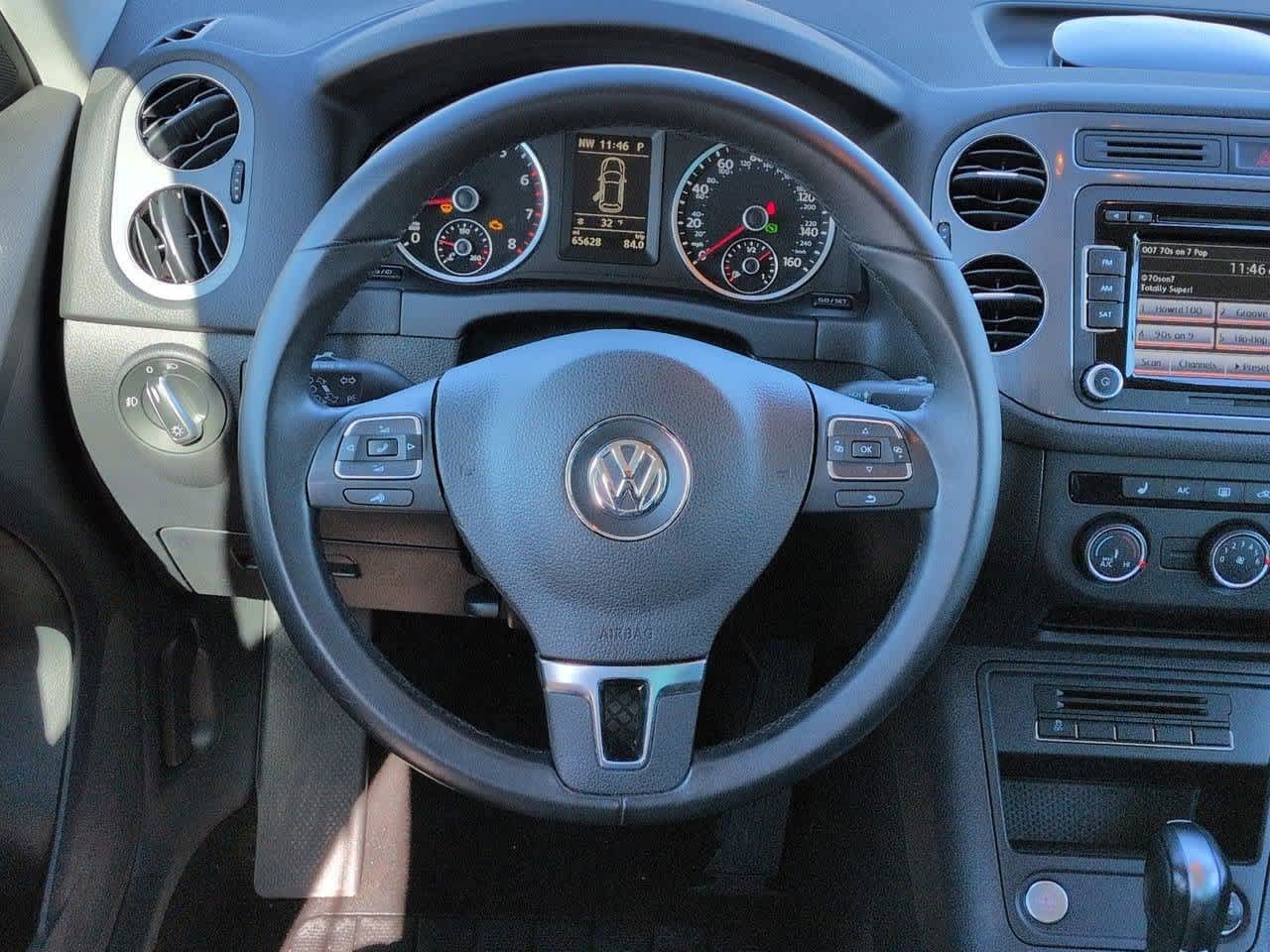 Thumbnail: 2014 Volkswagen Tiguan - 21