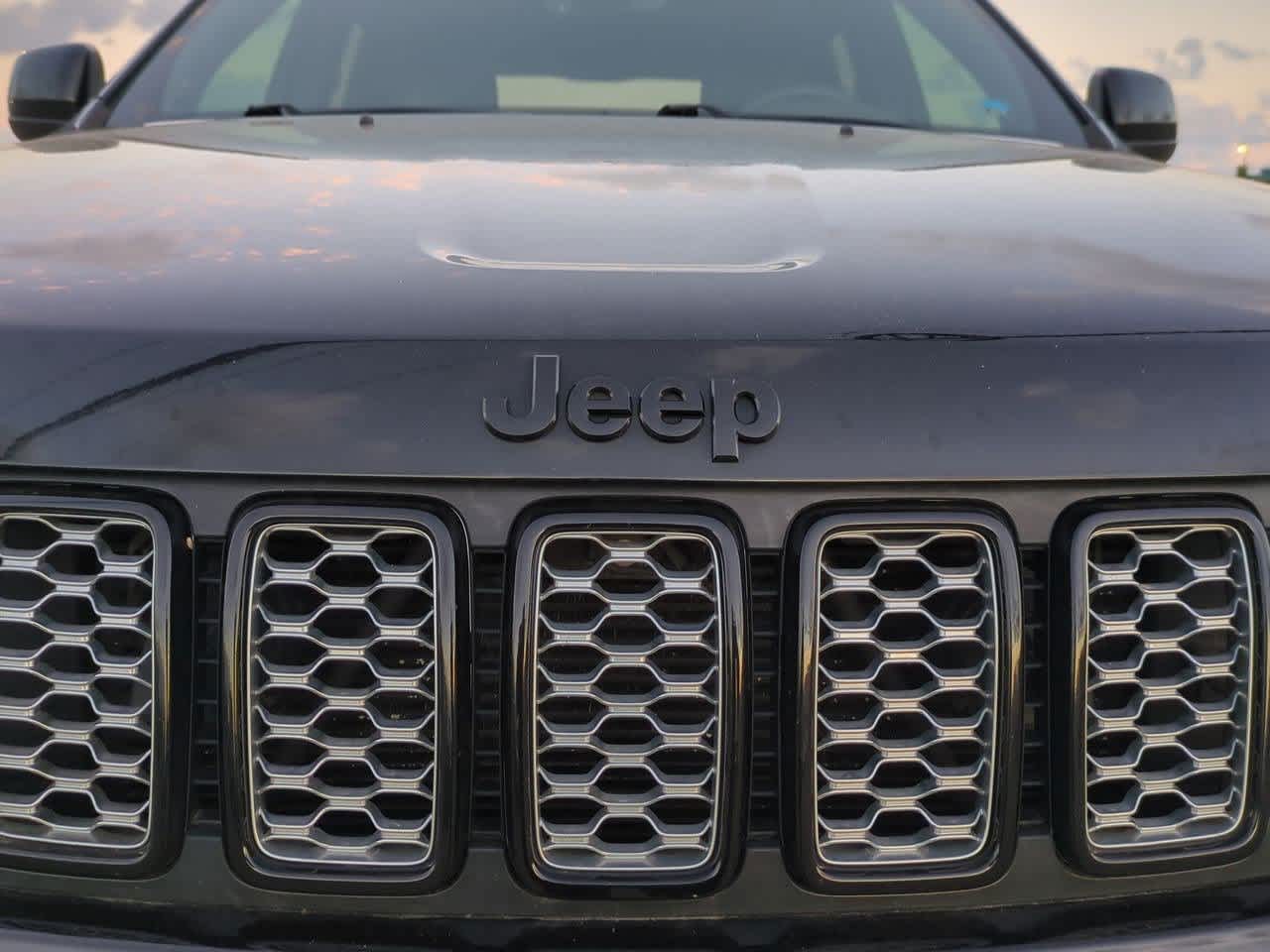 Thumbnail: 2018 Jeep Grand Cherokee - 11
