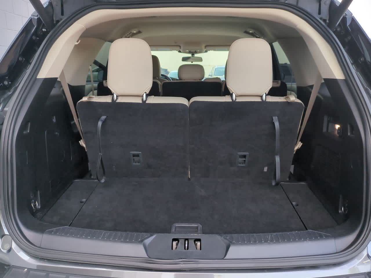 Thumbnail: 2020 Ford Explorer - 31