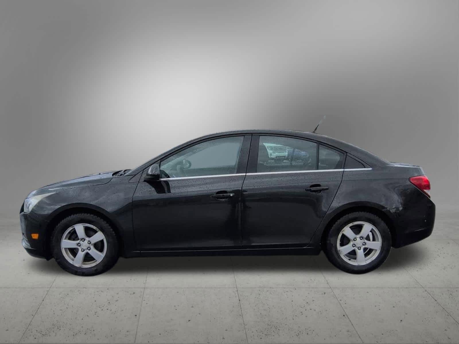 Thumbnail: 2014 Chevrolet Cruze - 3