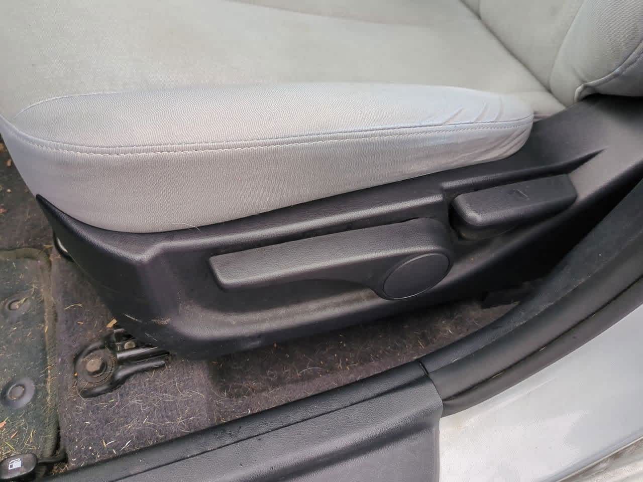 Thumbnail: 2010 Hyundai Elantra - 16