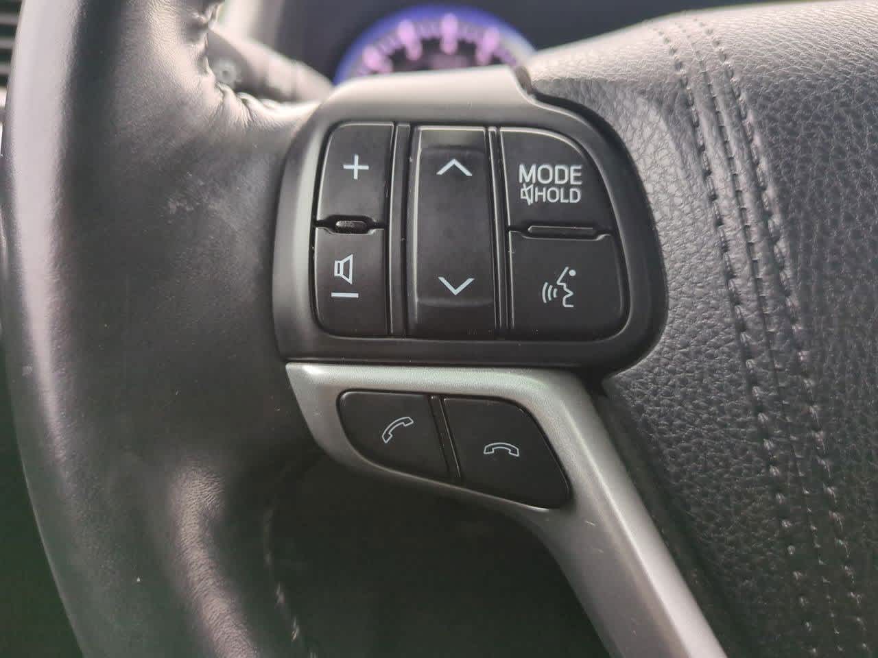 Thumbnail: 2017 Toyota Highlander - 24