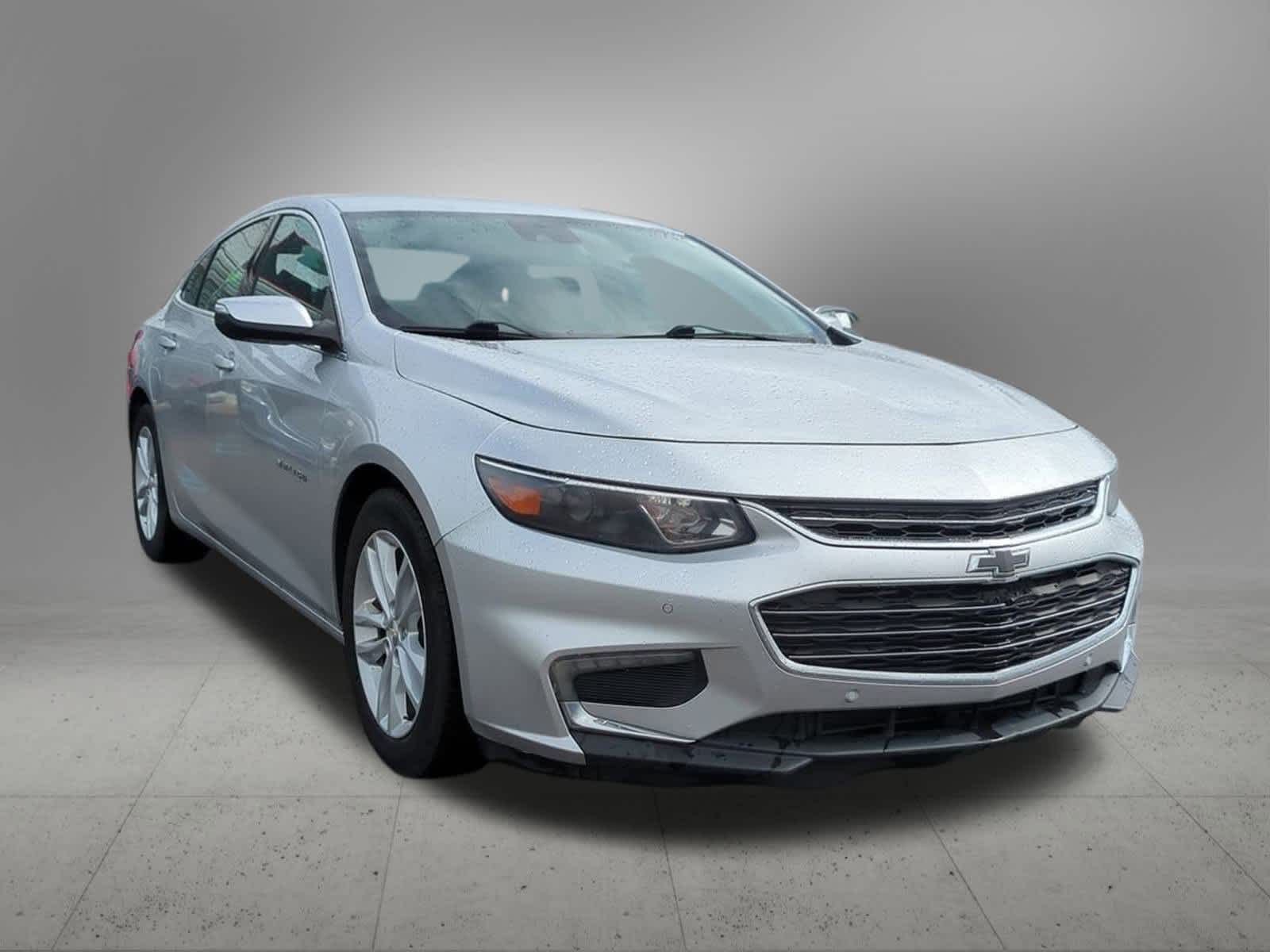 Thumbnail: 2017 Chevrolet Malibu - 8