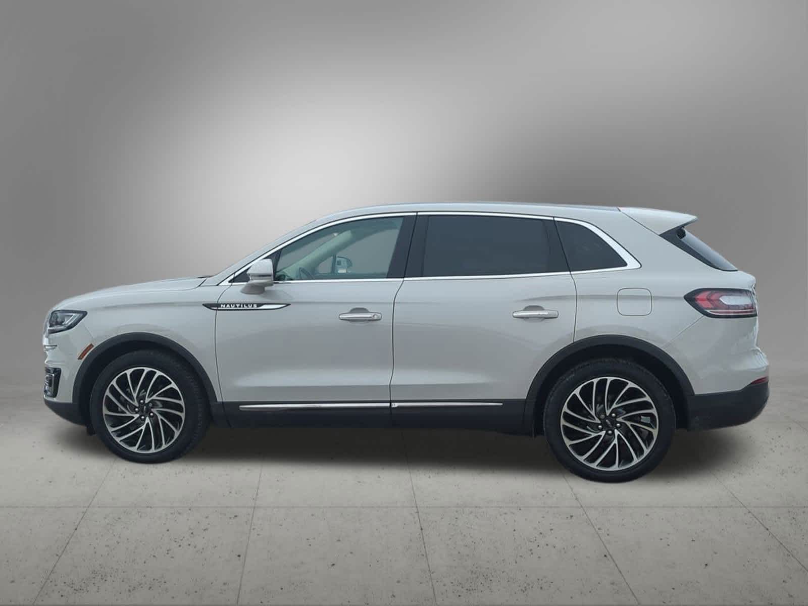 Thumbnail: 2020 Lincoln Nautilus - 3