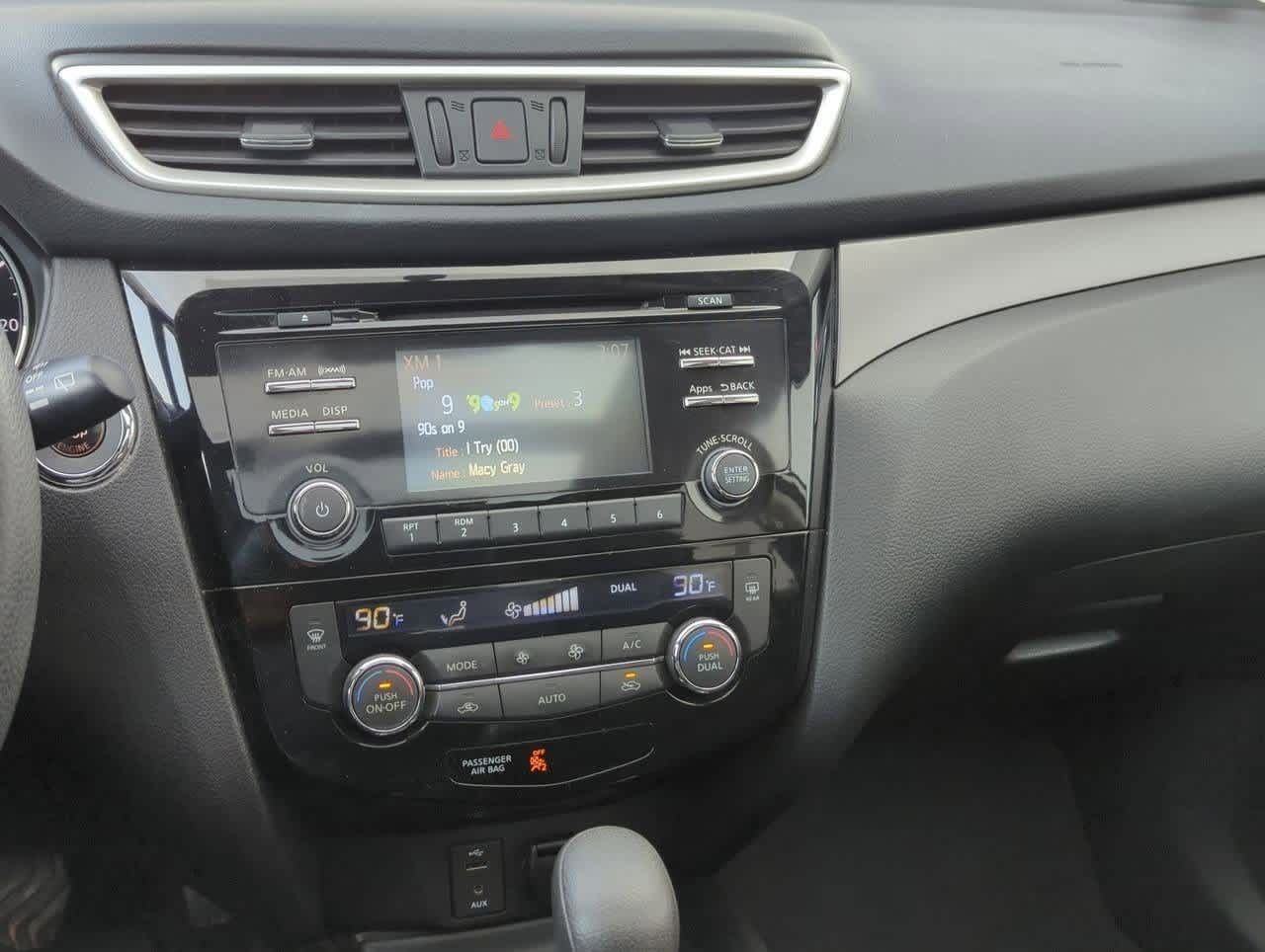2014 Nissan Rogue SV 27