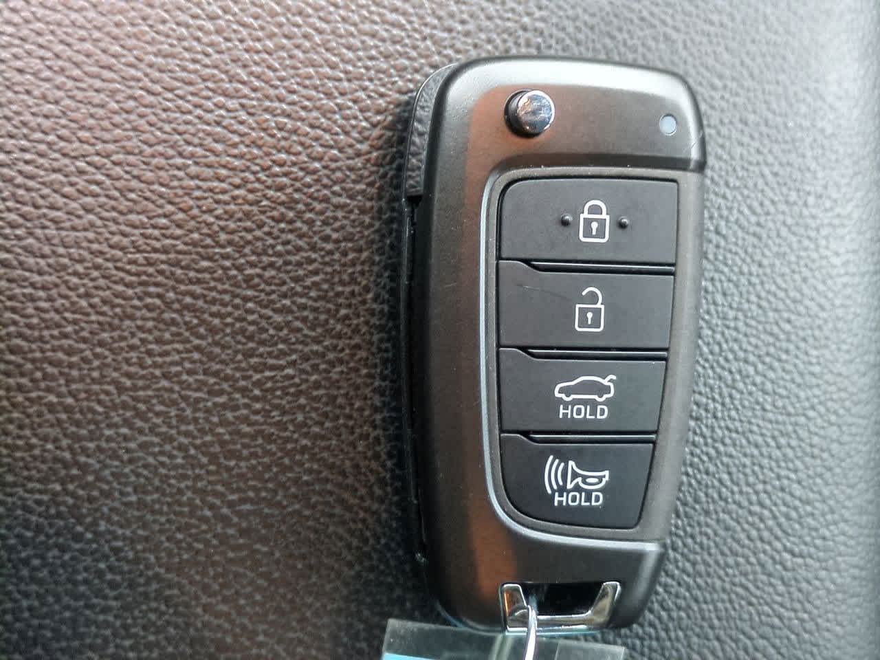 Thumbnail: 2023 Hyundai Elantra - 32