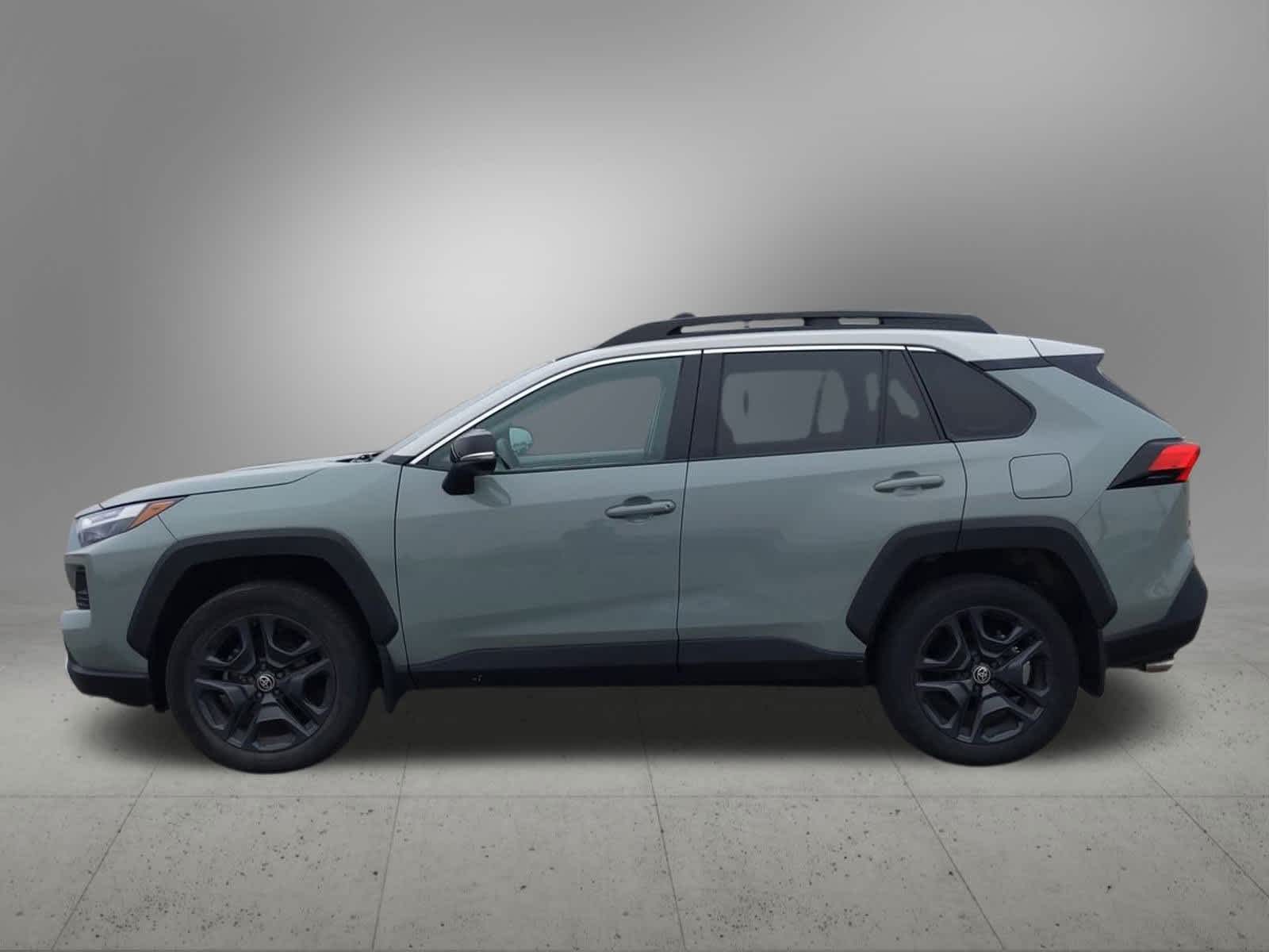 Thumbnail: 2022 Toyota RAV4 - 3