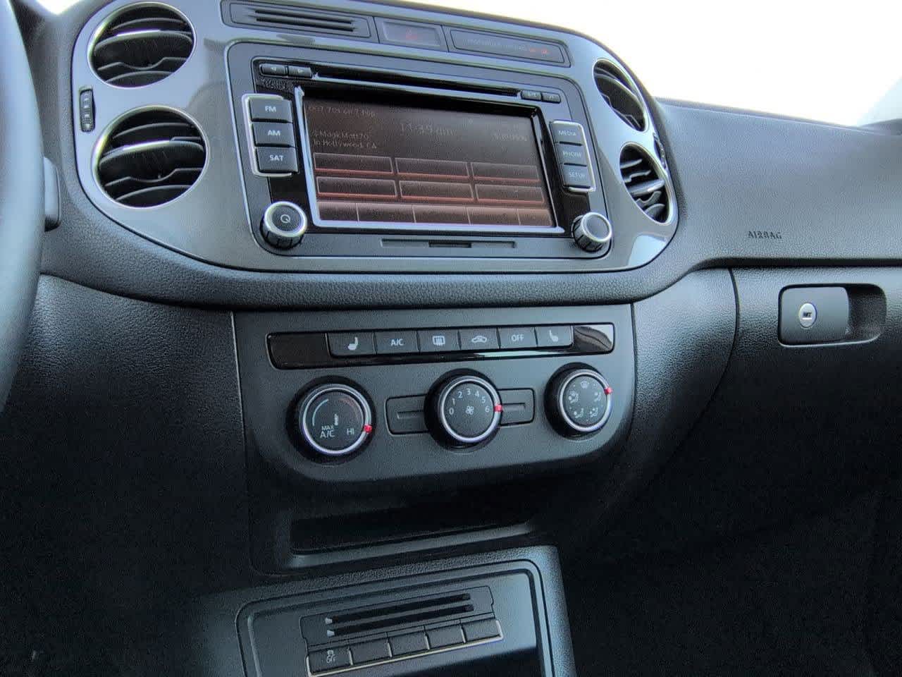 Thumbnail: 2014 Volkswagen Tiguan - 26