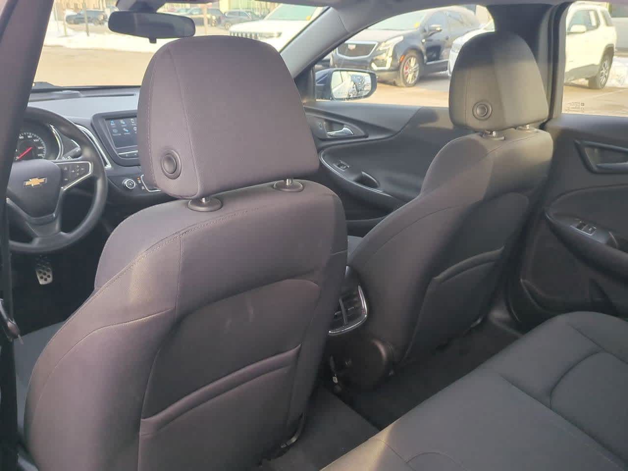 Thumbnail: 2016 Chevrolet Malibu - 17