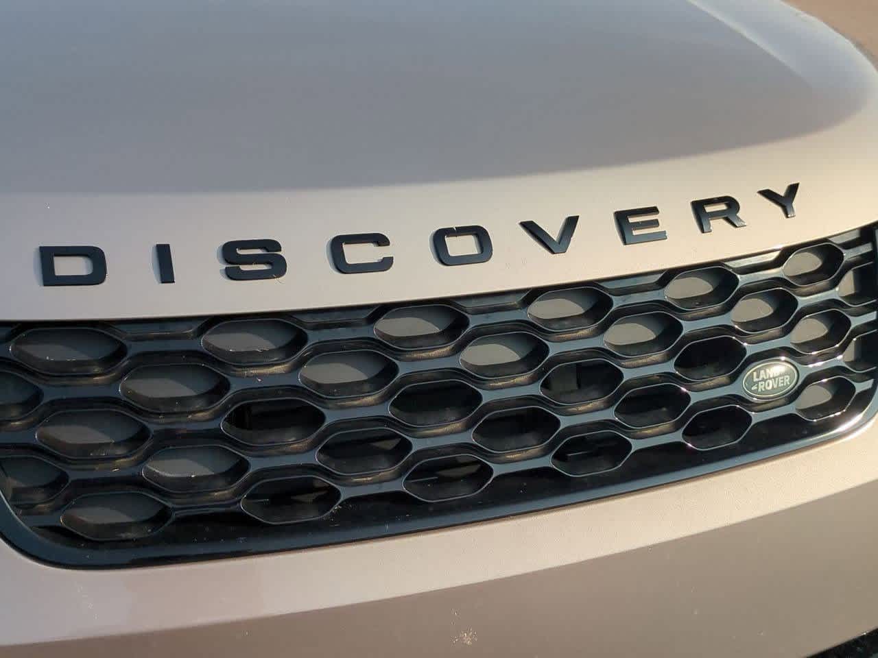 Thumbnail: 2023 Land Rover Discovery - 10