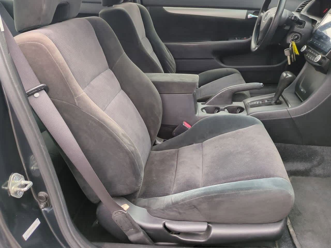 Thumbnail: 2004 Honda Accord - 17