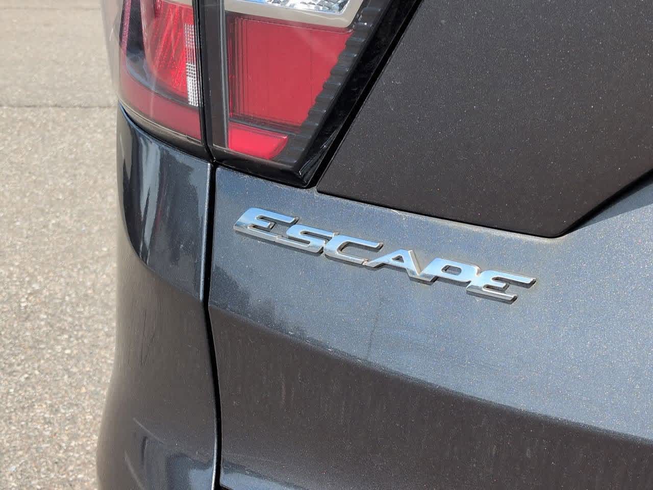 Thumbnail: 2017 Ford Escape - 12