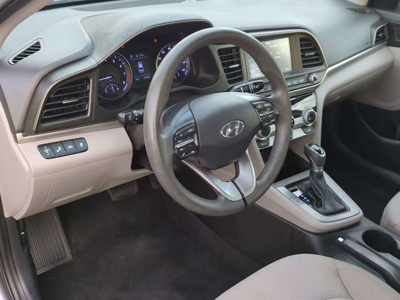 2019 Hyundai Elantra SEL photo 2