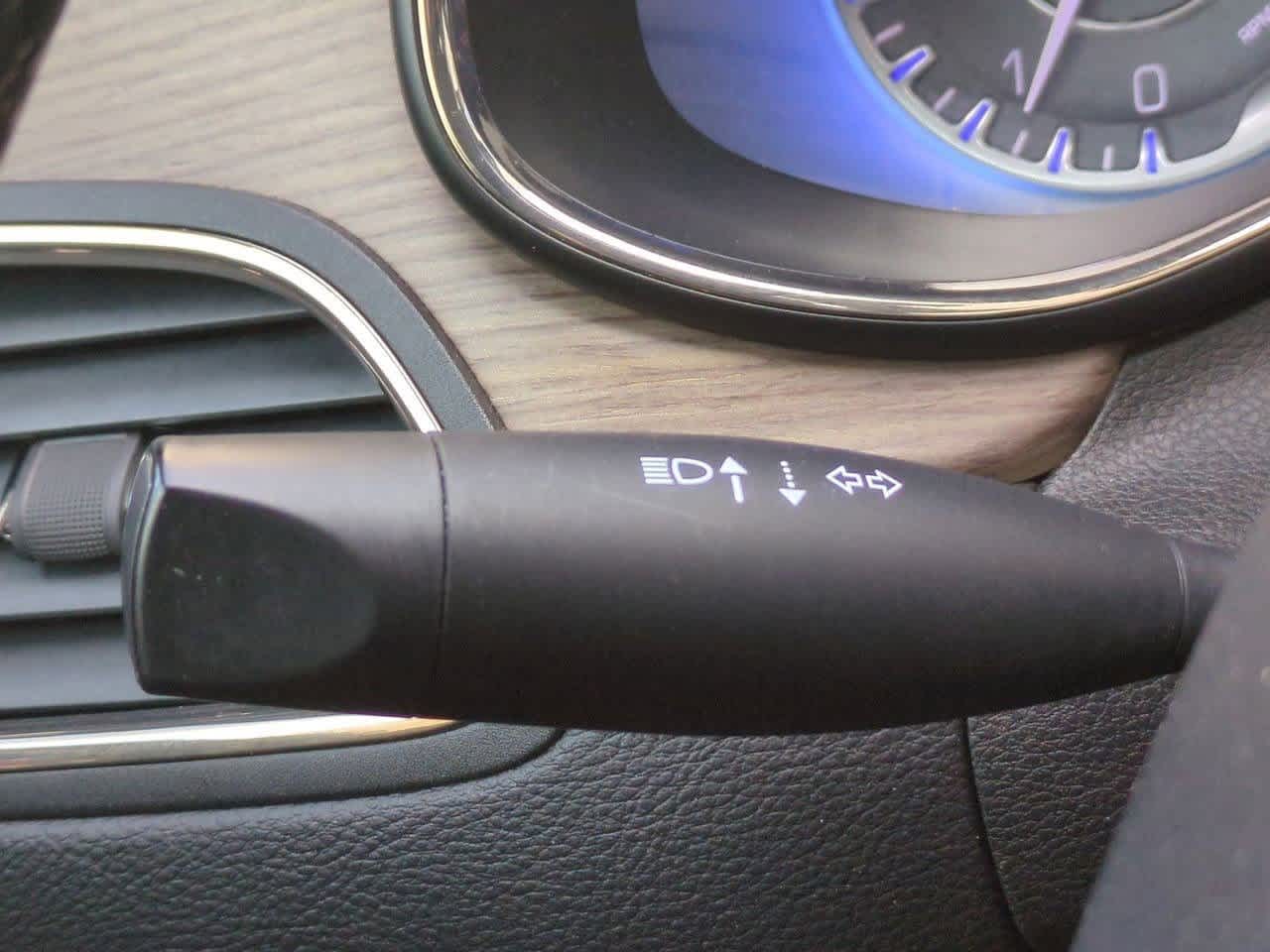 Thumbnail: 2015 Chrysler 200 - 25