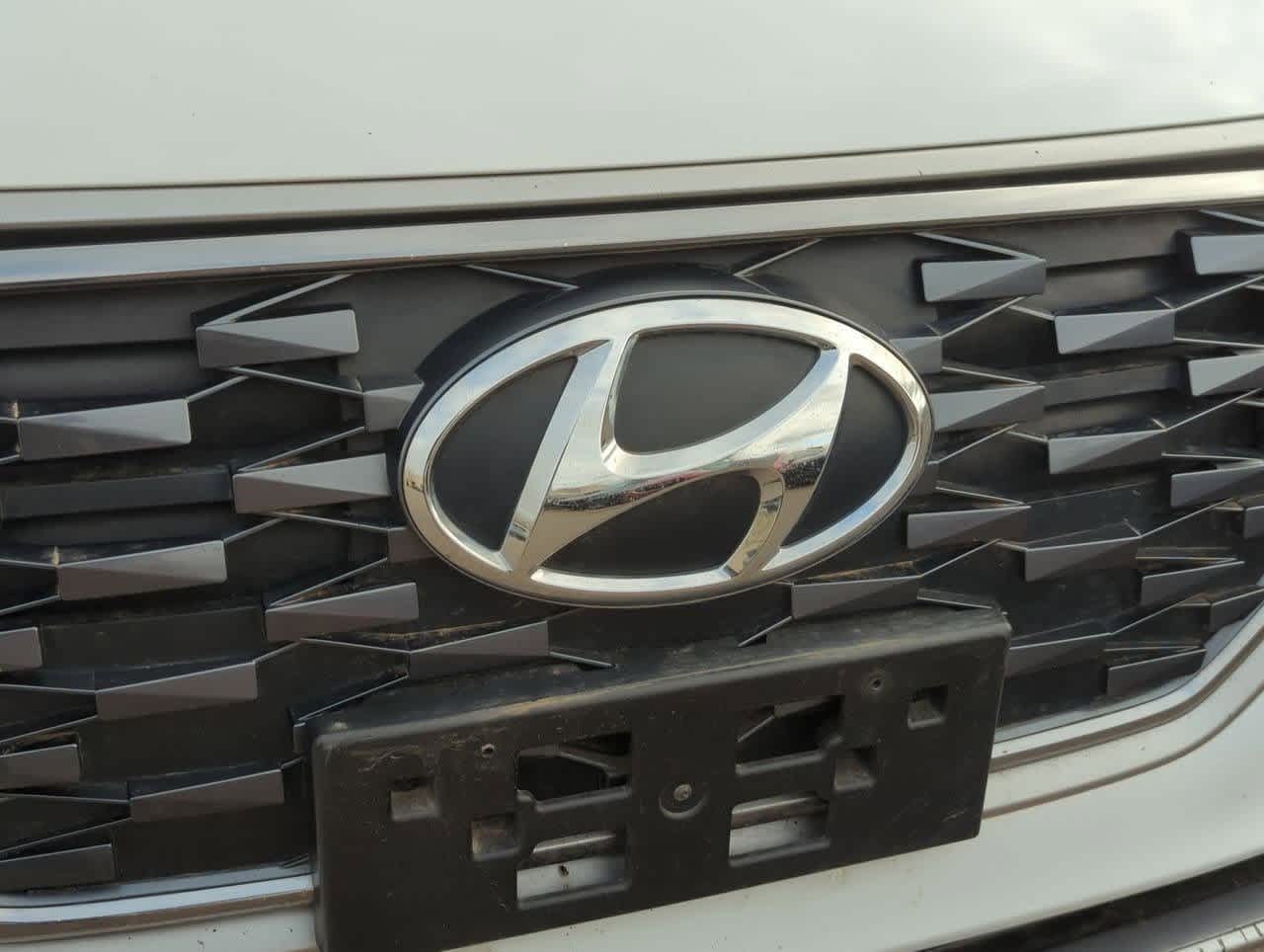2022 Hyundai Ioniq SE 11